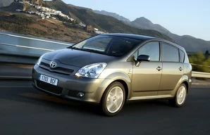 Лампы Toyota Corolla Verso Corolla Verso / 2 пок.