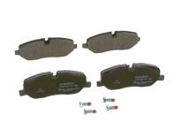 Передние тормозные колодки Bosch  0 986 494 147