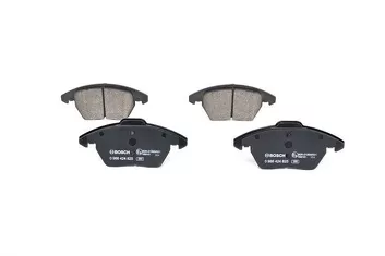 Bosch 0 986 424 825 <span>тормозные колодки передние</span>