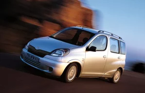 Лампы Toyota Yaris Yaris / 1 пок. / Verso