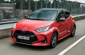 Лампы Toyota Yaris Yaris / 4 пок.